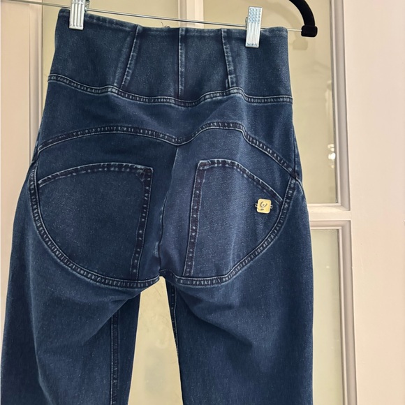 Freddys High-Waisted Dark Blue Skinny Jeans 💙💙 - Picture 3 of 5